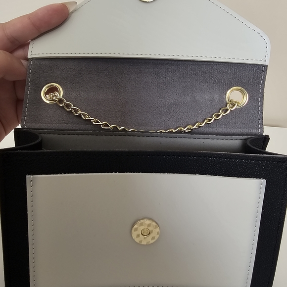 Miniso Small Gold Chain Bag - Picture 4 of 5